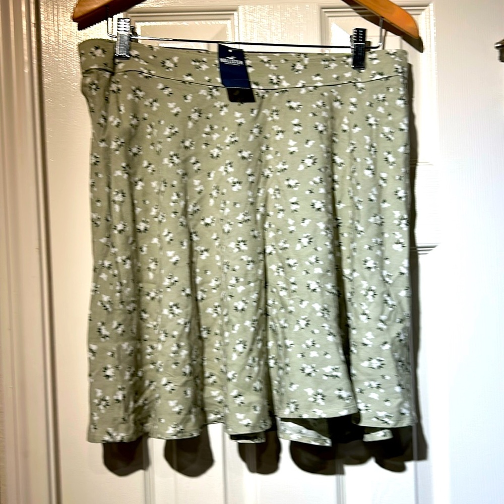 XL shirt from Hollister, green with whiter flowers.